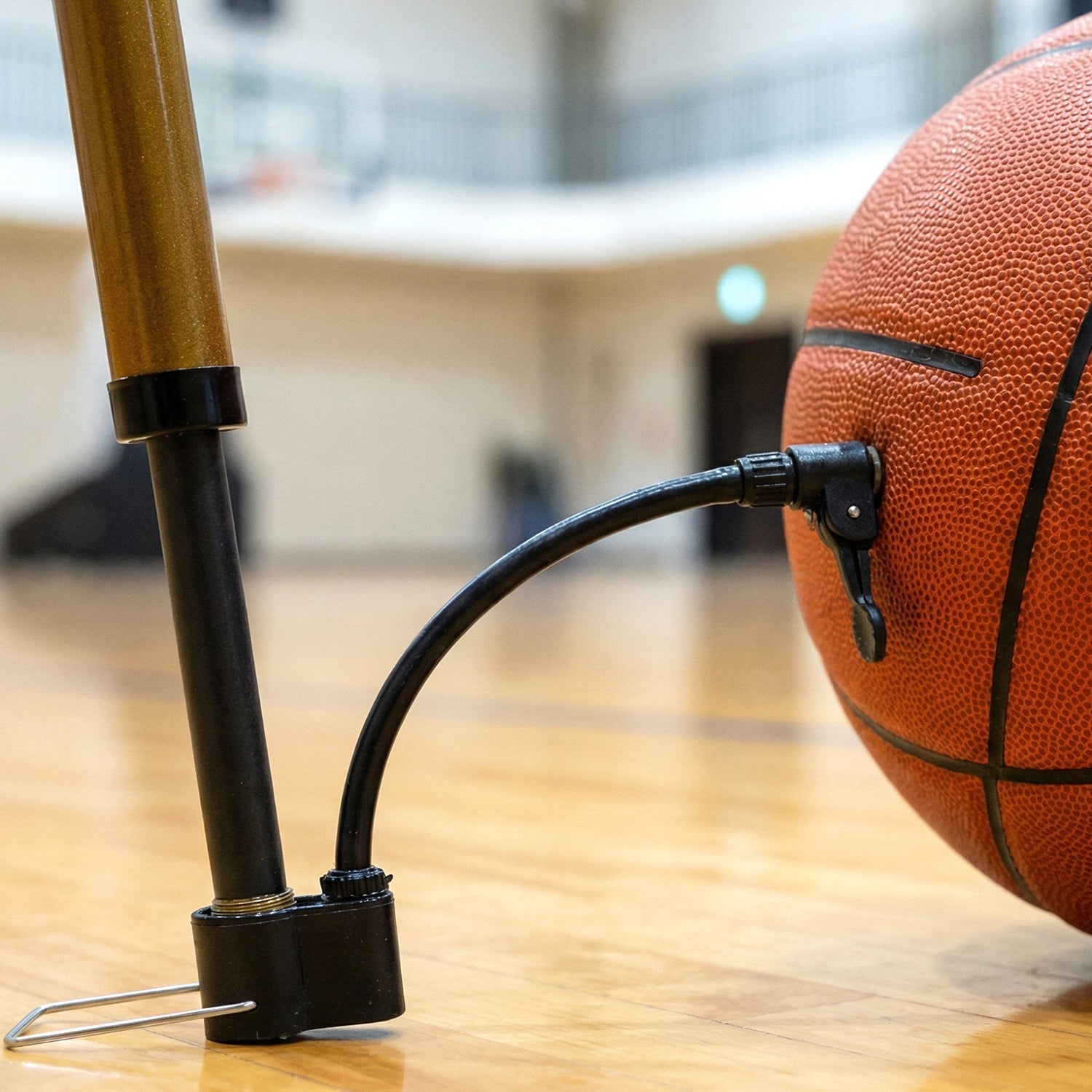 8510 Mini Hand Air Ball Pump Metal Portable High Pressure Air Pump Mini Basketball Inflator For Balls Basketball Soccer Volleyball Football Inflatable And More (1 Pc)